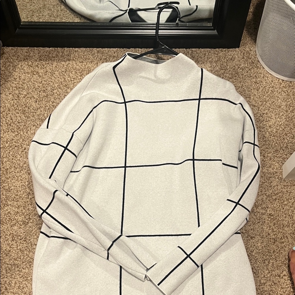 Women’s Tahari Sweater